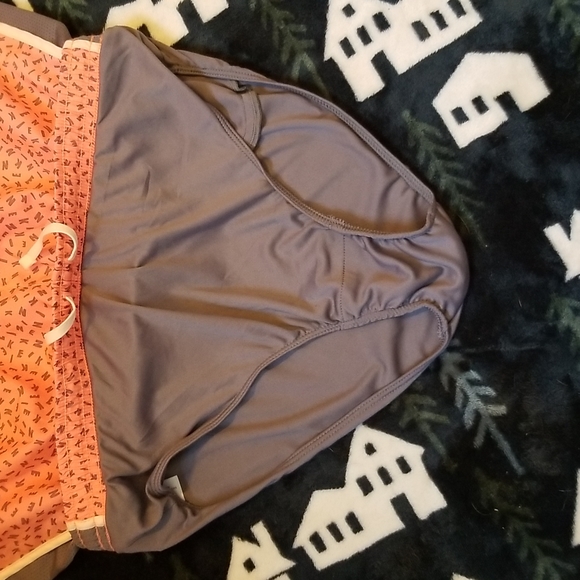 Girls Nike Shorts XL Peach & Gray Athletic Summer or Loungewear - Picture 5 of 8